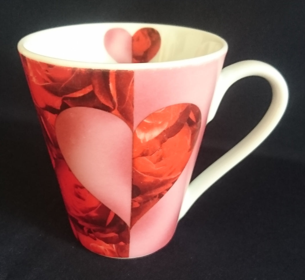 KAFFEETASSE - Porzellan, Herzen Rosenstrauß Flora Beet Motiv Dekor (BC)