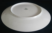 Lade das Bild in den Galerie-Viewer, 2er Set DESSERTTELLER - Porzellan, Einfärbiges Linien Striche Relief Motiv Dekor

