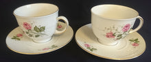 Lade das Bild in den Galerie-Viewer, KAFFEETASSE &quot;Annabell&quot; - Porzellan, Goldrand Flora Rosenblumen Blüten Relief Motiv Dekor
