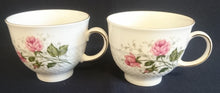 Lade das Bild in den Galerie-Viewer, KAFFEETASSE &quot;Annabell&quot; - Porzellan, Goldrand Flora Rosenblumen Blüten Relief Motiv Dekor
