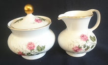 Lade das Bild in den Galerie-Viewer, 5er Set KAFFEEKANNE + DECKEL &amp; MILCHKÄNNCHEN &amp; ZUCKERDOSE + DECKEL &quot;Annabell&quot; - Porzellan, Goldrand Flora Rosenblumen Blüten Relief Motiv Dekor

