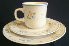 Lade das Bild in den Galerie-Viewer, KAFFEETASSE - Keramik / Steingut, Flora Blumen Blüten Pflanzen Motiv Dekor (nBC)
