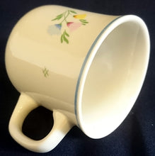 Lade das Bild in den Galerie-Viewer, KAFFEETASSE - Keramik / Steingut, Flora Blumen Blüten Pflanzen Motiv Dekor (nBC)
