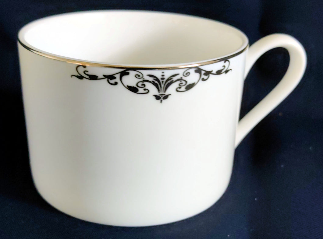 KAFFEETASSE - Porzellan, Abstrakt Geometrisch Zeichen Symbole Linien Rand Motiv Dekor