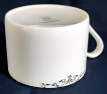Lade das Bild in den Galerie-Viewer, 2er Set KAFFEETASSEN - Porzellan, Abstrakt Geometrisch Zeichen Symbole Linien Rand Motiv Dekor
