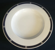 Lade das Bild in den Galerie-Viewer, 2er Set SUPPENTELLER - Porzellan, Abstrakt Linien Kreuze Goldrand Muster Motiv Dekor
