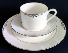 Lade das Bild in den Galerie-Viewer, 2er Set 2er KAFFEEGEDECKE - Porzellan, Abstrakt Geometrisch Zeichen Symbole Linien Rand Motiv Dekor
