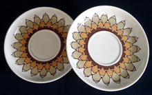 Lade das Bild in den Galerie-Viewer, 20 Teiliges Kaffeeservice - Porzellan, Geometrisches Abstraktes Wellen Zeichen Motiv Dekor
