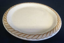 Lade das Bild in den Galerie-Viewer, 2er Set DESSERTTELLER &quot;Corda Avana&quot; - Porzellan, Gedrehtes Seil Zopf Strick Motiv Dekor
