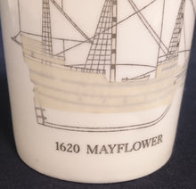 Lade das Bild in den Galerie-Viewer, GETRÄNKEBECHER &quot;Segelschiffe&quot; - Porzellan, Jahr 1620 Aufschrift Mayflower Segelschiff Motiv Dekor (BC)
