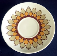 Lade das Bild in den Galerie-Viewer, 20 Teiliges Kaffeeservice - Porzellan, Geometrisches Abstraktes Wellen Zeichen Motiv Dekor
