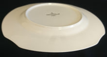 Lade das Bild in den Galerie-Viewer, 2er Set 3er KAFFEEGEDECKE - Porzellan, Moderne Gastronomische Gewölbte Relief Form Motiv Dekor
