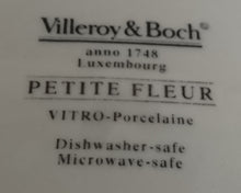 Lade das Bild in den Galerie-Viewer, 2er Set SUPPENTELLER &quot;Petite Fleur&quot; - Porzellan, Flora Verschiedene Blumenblüten Blatt Blätter Motiv Dekor

