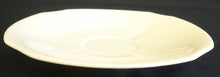 Lade das Bild in den Galerie-Viewer, 2er Set 3er KAFFEEGEDECKE - Porzellan, Moderne Gastronomische Gewölbte Relief Form Motiv Dekor
