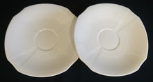 Lade das Bild in den Galerie-Viewer, 2er Set 3er KAFFEEGEDECKE - Porzellan, Moderne Gastronomische Gewölbte Relief Form Motiv Dekor
