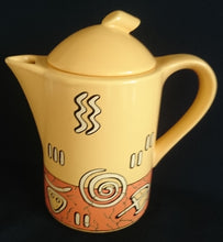 Lade das Bild in den Galerie-Viewer, 3er Set KAFFEEKANNE MIT DECKEL &amp; MILCHKÄNNCHEN &quot;Pasiega&quot; - Keramik / Steingut, Abstrakt Geometrische Zeichen Spirale Linien Motiv Dekor
