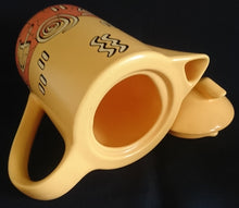 Lade das Bild in den Galerie-Viewer, 3er Set KAFFEEKANNE MIT DECKEL &amp; MILCHKÄNNCHEN &quot;Pasiega&quot; - Keramik / Steingut, Abstrakt Geometrische Zeichen Spirale Linien Motiv Dekor
