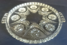 Lade das Bild in den Galerie-Viewer, TORTENPLATTE - Hartglas, Abstraktes Geometrisches Stern Relief Rand Motiv Dekor
