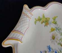 Lade das Bild in den Galerie-Viewer, 3er Set SCHALE &amp; SCHÄLCHEN &quot;Irka&quot; - Porzellan, Goldrand Flora Pflanzen Blumen Blüten Motiv Dekor
