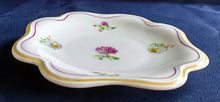 Lade das Bild in den Galerie-Viewer, 2er Set SCHÄLCHEN &quot;Irka&quot; - Porzellan, Goldrand Flora Pflanzen Blumen Blüten Motiv Dekor
