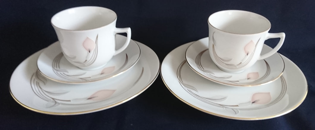 3er KAFFEEGEDECKE - Porzellan, Goldrand Flora Blumenblüte Relief Motiv Dekor