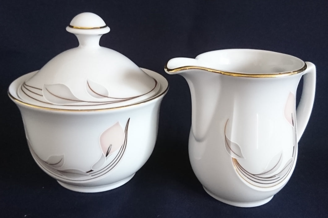3er Set MILCHKÄNNCHEN & ZUCKERDOSE MIT DECKEL - Porzellan, Goldrand Flora Blumenblüte Relief Motiv Dekor