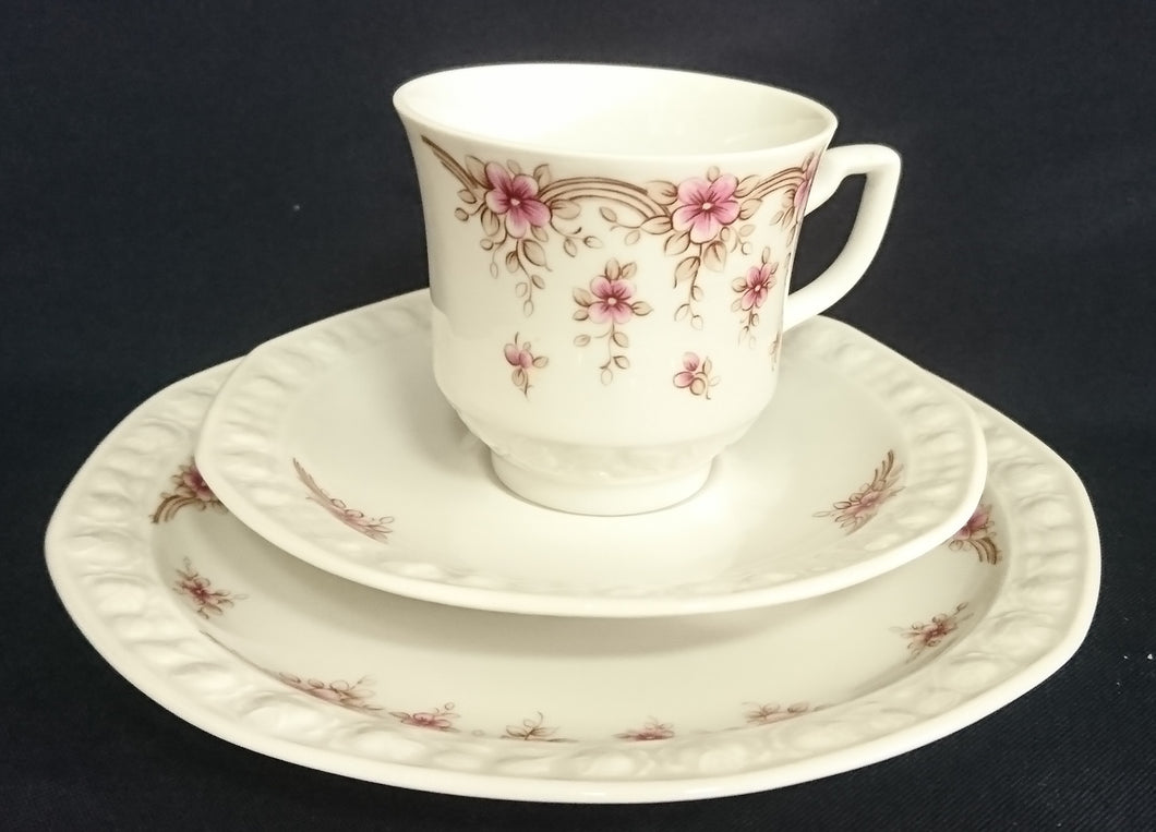3er KAFFEEGEDECK - Porzellan, Flora Blumenblüten Pflanzen Relief Motiv Dekor