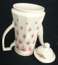 Lade das Bild in den Galerie-Viewer, 5er Set KAFFEEKANNE MIT DECKEL &amp; MILCHKÄNNCHEN &amp; ZUCKERDOSE + DECKEL - Porzellan, Streifen Linien Flora Blumenblüten Motiv Dekor
