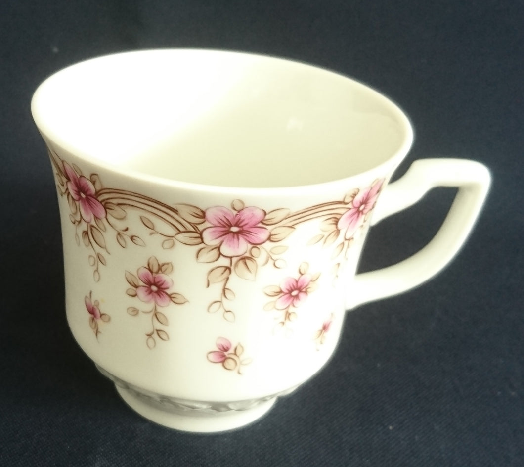 KAFFEETASSE - Porzellan, Flora Blumenblüten Pflanzen Relief Motiv Dekor