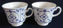Lade das Bild in den Galerie-Viewer, 2er Set KAFFEETASSEN - Porzellan, Indisch Blau Strohblume Motiv Dekor
