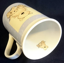 Lade das Bild in den Galerie-Viewer, KINDERTASSE - Porzellan, Bärchen Zeichentrick Motiv Dekor
