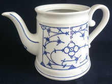 Lade das Bild in den Galerie-Viewer, KAFFEEKANNE OHNE DECKEL - Porzellan, Indisch Blau Strohblumen Dekor
