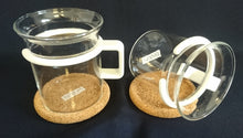 Lade das Bild in den Galerie-Viewer, 2er TEEGEDECK - Hartglas &amp; Kork &amp; Kunststoff, Klares Klassisch Dekor
