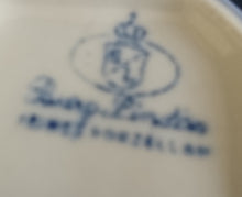 Lade das Bild in den Galerie-Viewer, MILCHKÄNNCHEN - Porzellan, Dekorrand Linie
