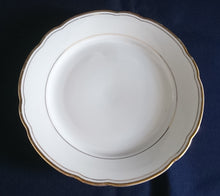 Lade das Bild in den Galerie-Viewer, 2er Set DESSERTTELLER - Porzellan, Mehrfacher Goldrand Dekor
