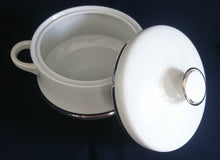 Lade das Bild in den Galerie-Viewer, BEILAGEN-TERRINE MIT DECKEL - Porzellan, Silberrand Linien Dekor
