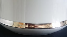 Lade das Bild in den Galerie-Viewer, BEILAGEN-TERRINE MIT DECKEL - Porzellan, Silberrand Linien Dekor
