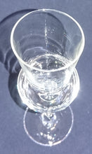 Lade das Bild in den Galerie-Viewer, 2er Set GETRÄNKEGLÄSER - Hartglas, Gewölbte Form, Klares Dekor
