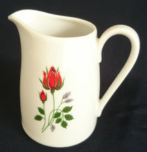 Lade das Bild in den Galerie-Viewer, MILCHKÄNNCHEN - Porzellan, Flora Rosen Blumen Blüten Knospen Pflanzen Motiv Dekor
