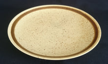 Lade das Bild in den Galerie-Viewer, DESSERTTELLER - Porzellan, Zweifärbiges Gesprenkeltes Linien Dekor, Inglasur, Handbemalt
