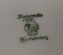 Lade das Bild in den Galerie-Viewer, BLUMENVASE &quot;Apart&quot; - Porzellan, Striche Linien Relief Dekor, Designer Hans Achtziger
