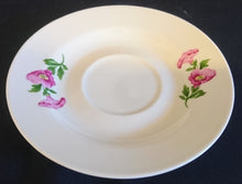 Lade das Bild in den Galerie-Viewer, UNTERTASSE - Porzellan, Blumenblüten Pflanzen Motiv Dekor
