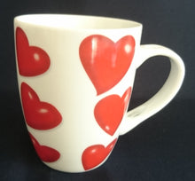 Lade das Bild in den Galerie-Viewer, 2er Set KAFFEETASSEN - Porzellan, Herz Valentinstag Liebes Motiv Dekor
