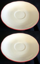 Lade das Bild in den Galerie-Viewer, 2er Set UNTERTASSEN - Porzellan, Einfärbiges Linienrand Dekor
