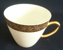 Lade das Bild in den Galerie-Viewer, 2er Set KAFFEETASSEN - Porzellan, Goldrand Breit Abstrakt Geometrisch Pflanzen Flora Motiv Dekor
