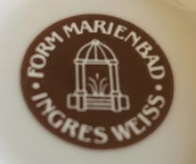 Lade das Bild in den Galerie-Viewer, 5er Set KAFFEEKANNE MIT DECKEL &amp; MILCHKÄNNCHEN &amp; ZUCKERDOSE MIT DECKEL &quot;Ingres Weiss&quot; - Porzellan, Goldrand Linien Blatt Blätter Rosenblüte Relief Form Motiv Dekor
