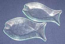 Lade das Bild in den Galerie-Viewer, ABLAGESCHÄLCHEN - Hartglas, Klares Fischform Dekor

