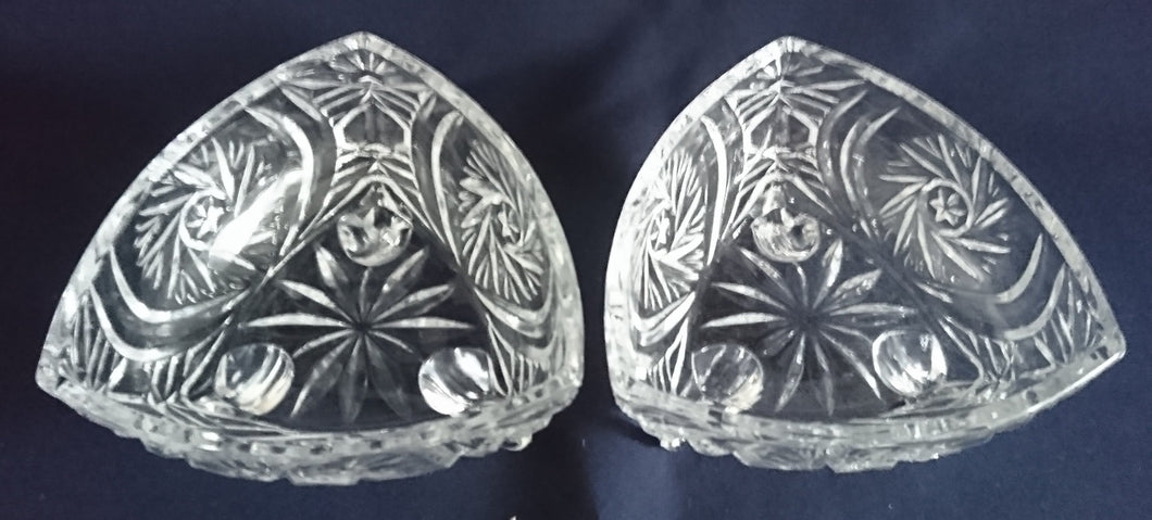2er Set DREIECKIGE DESSERTSCHALEN - Kristallglas, Blumen Blüten Pflanzen Sonne Stern Abstrakt Motiv Schliff