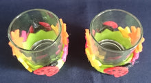 Lade das Bild in den Galerie-Viewer, TEELICHTGLAS - Hartglas &amp; Filz, Wiesenblumen Blüten Marienkäfer Motiv Dekor (G)

