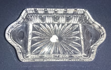 Lade das Bild in den Galerie-Viewer, ABLAGESCHÄLCHEN - Kristallglas, Linien Abstrakt Relief Dekor
